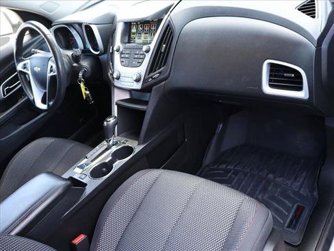 Used 2017 Chevrolet Equinox LT w/ Convenience Package AWD/4WD image 21
