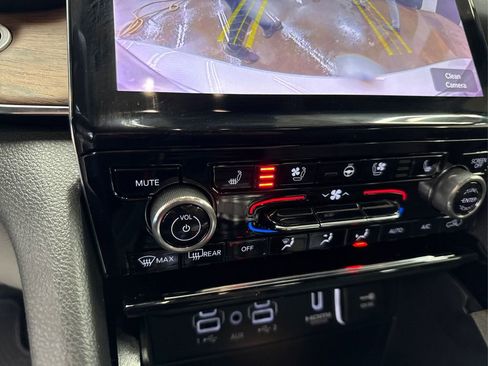 Used 2023 Jeep Grand Cherokee Summit image 38