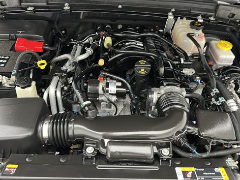 Used 2023 Jeep Wrangler Unlimited Sport AWD/4WD image 19