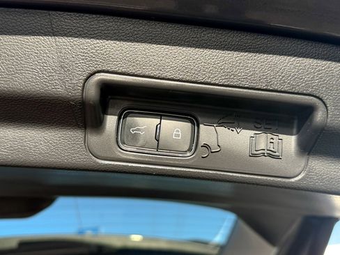 Used 2025 Ford Explorer Active image 15