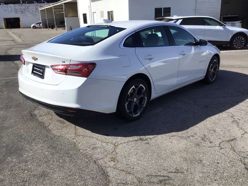 Used 2022 Chevrolet Malibu LT w/ Leather Package image 4