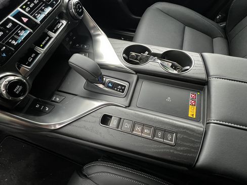 New 2026 Lexus LX 700h Luxury AWD/4WD image 19