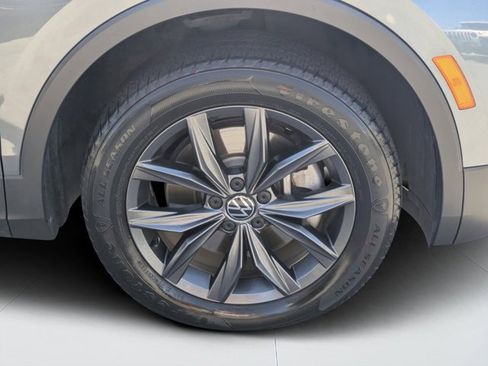Used 2022 Volkswagen Tiguan SE image 8