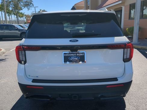 Certified 2025 Ford Explorer ST-Line w/ Premium Package image 5