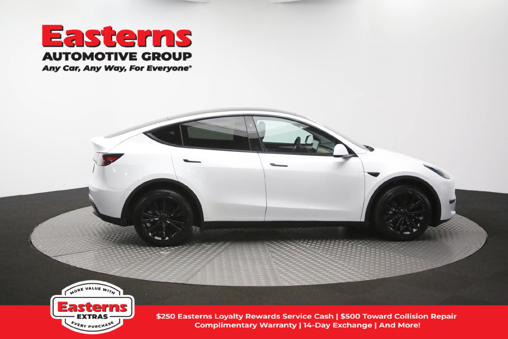 Used 2023 Tesla Model Y Long Range AWD/4WD image 40