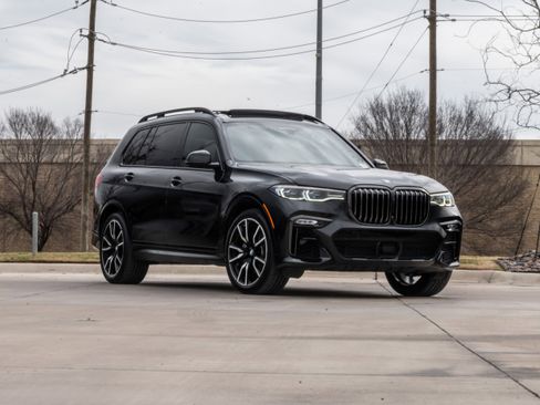 Used 2019 BMW X7 xDrive50i w/ M Sport Package image 2