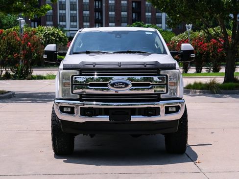 Used 2017 Ford F250 Lariat w/ Lariat Ultimate Package AWD/4WD image 4