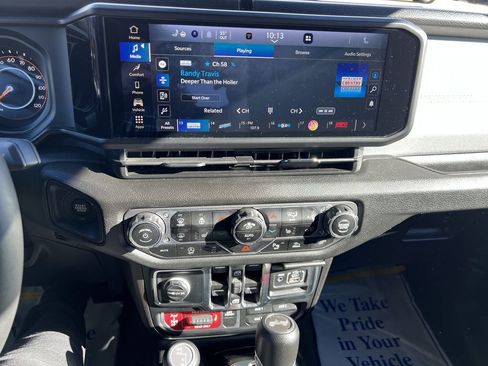 Certified 2024 Jeep Wrangler Willys image 11