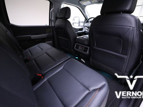 New 2026 Ford F250 Lariat w/ Chrome Package image 12