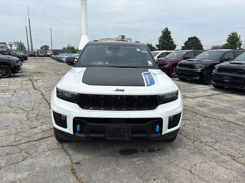 Used 2022 Jeep Grand Cherokee Trailhawk AWD/4WD image 2