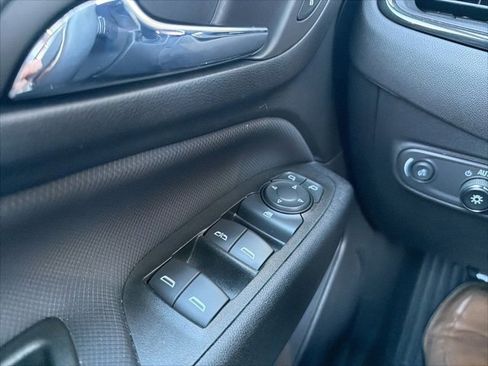 Used 2023 Chevrolet Equinox RS image 9