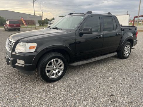 Used 2010 Ford Explorer Sport Trac Limited image 2