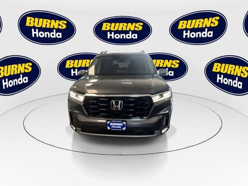 Certified 2025 Honda Pilot Elite image 3