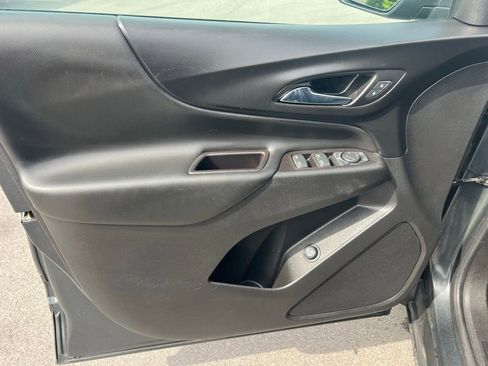 Used 2021 Chevrolet Equinox LT AWD/4WD image 17