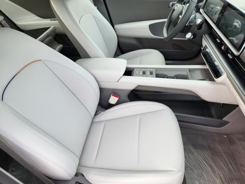 New 2025 Hyundai Ioniq 6 SEL image 17