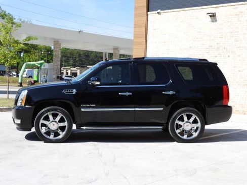 Used 2013 Cadillac Escalade Luxury RWD image 17