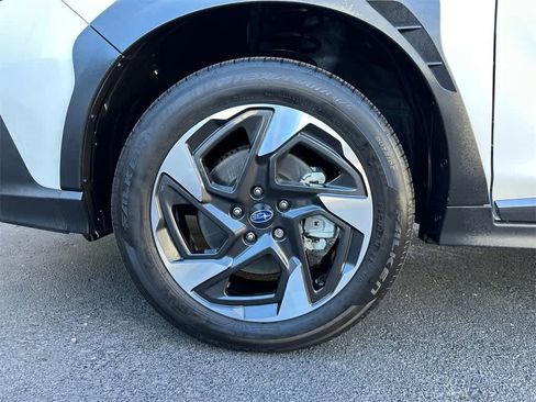 Certified 2025 Subaru Crosstrek 2.5i Limited w/ Crosstrek Mirror Package image 8