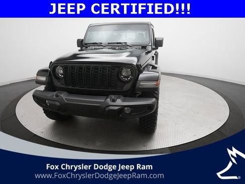 Used 2024 Jeep Gladiator Sport image 31