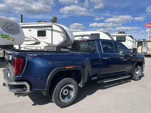 Used 2022 GMC Sierra 3500 SLT w/ SLT Premium Package image 14