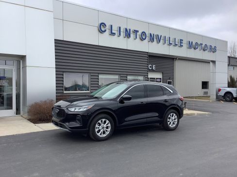 Used 2023 Ford Escape Active w/ Tech Pack #2 image 1