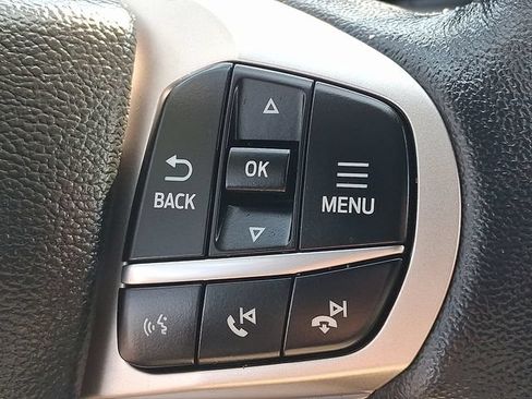 Used 2023 Ford Explorer XLT AWD/4WD image 22