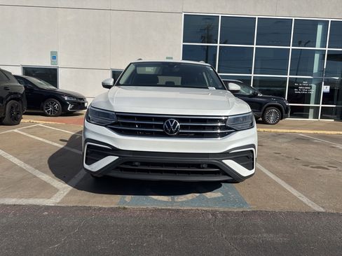 Certified 2023 Volkswagen Tiguan SE image 8
