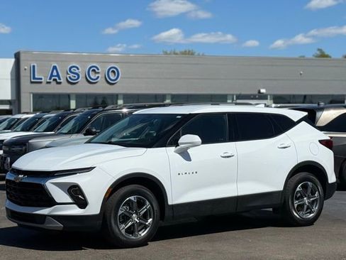 Used 2025 Chevrolet Blazer LT AWD/4WD image 1