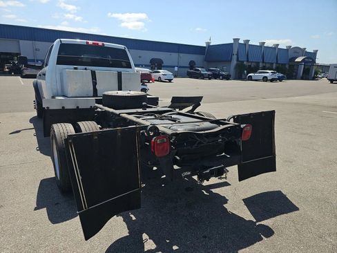 Used 2021 RAM 5500 Tradesman w/ Chrome Appearance Group image 2