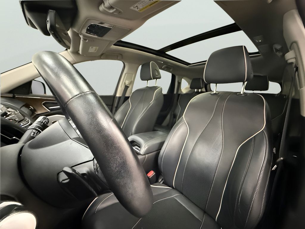 Used 2019 Acura RDX w/ Advance Package FWD image 11