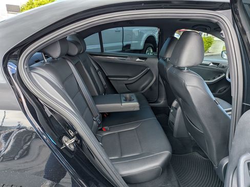 Used 2018 Volkswagen Jetta Sport FWD image 31
