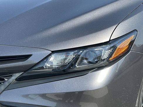 Used 2023 Toyota Camry SE FWD image 11
