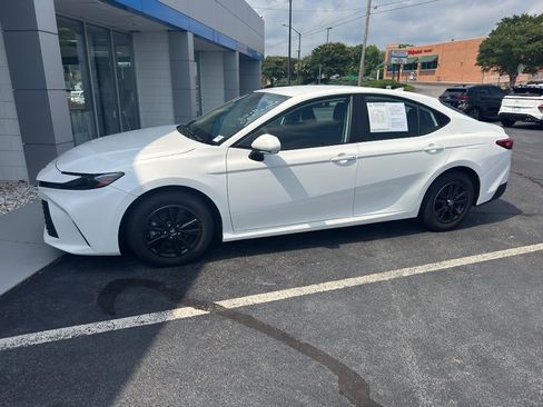 Used 2025 Toyota Camry LE FWD image 2