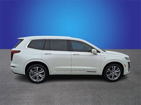 Certified 2023 Cadillac XT6 Premium Luxury image 4