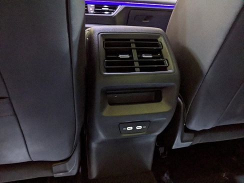 New 2026 Volkswagen Tiguan SE image 24