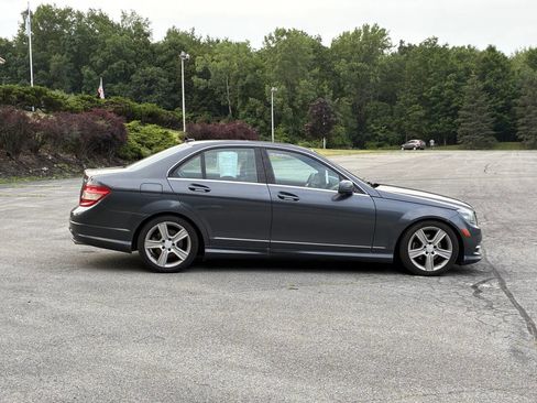 Used 2011 Mercedes-Benz C 300 4MATIC Sedan image 4