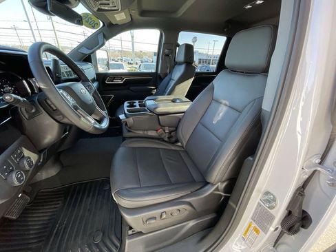 Certified 2026 Chevrolet Silverado 3500 LT w/ All Star Edition image 18