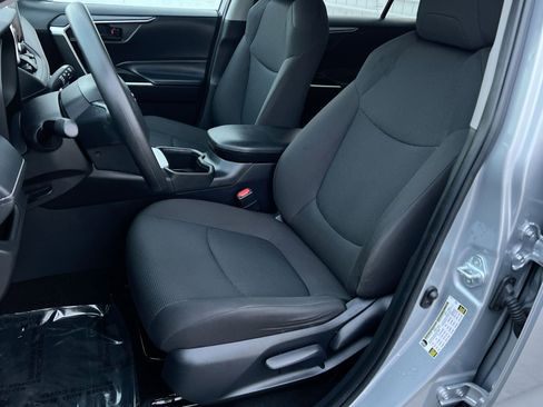 Used 2024 Toyota RAV4 LE image 17