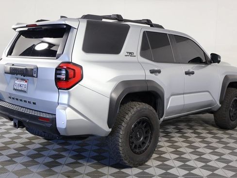 Used 2025 Toyota 4Runner TRD Off-Road Premium AWD/4WD image 4