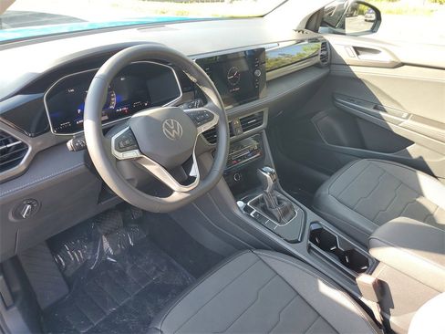 New 2026 Volkswagen Taos SE image 21