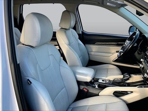 Used 2021 Kia Telluride EX w/ EX Premium Package AWD/4WD image 9