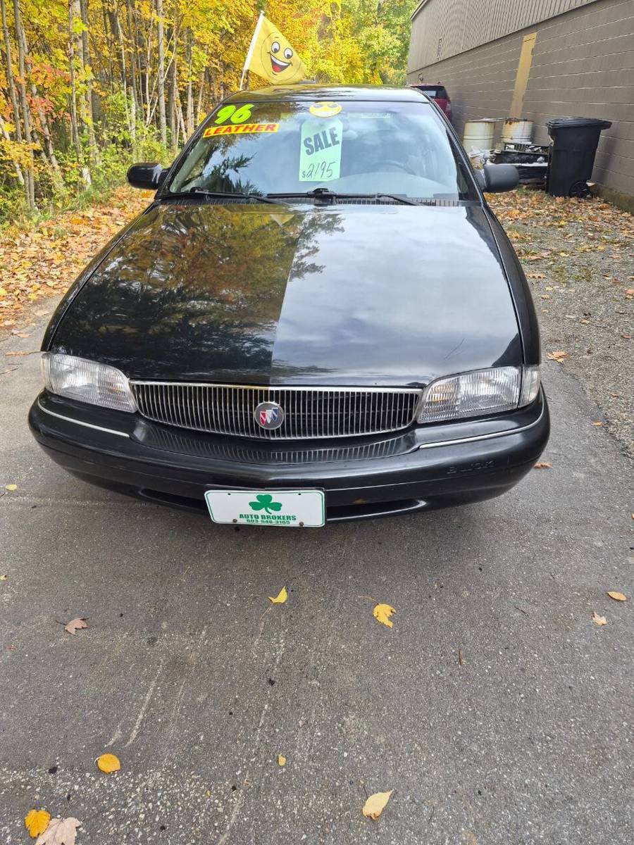 Used 1996 Buick Skylark Custom FWD image 2