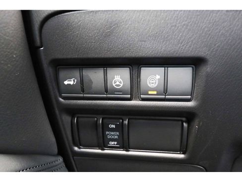 Used 2024 Nissan Armada SL w/ Captain's Chairs Package image 21