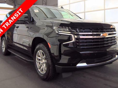 Used 2023 Chevrolet Suburban LT RWD image 5