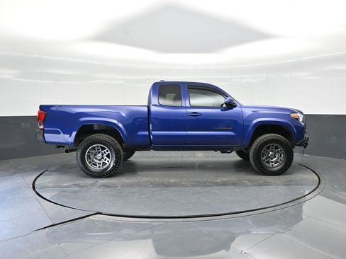 Used 2023 Toyota Tacoma SR5 AWD/4WD image 10