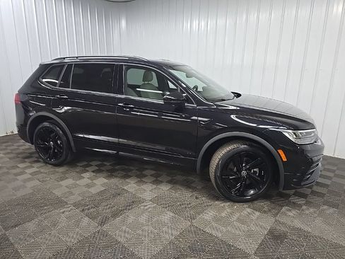 Used 2023 Volkswagen Tiguan SE R-Line AWD/4WD image 1