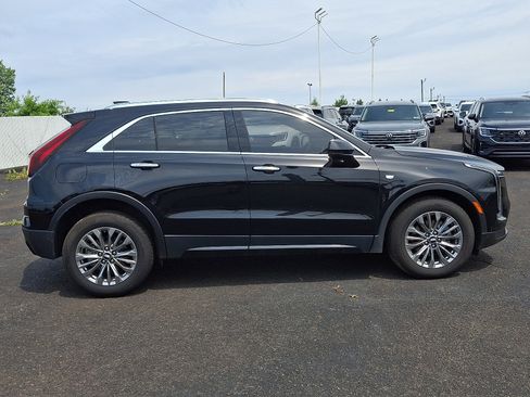 Used 2024 Cadillac XT4 Premium Luxury AWD/4WD image 8
