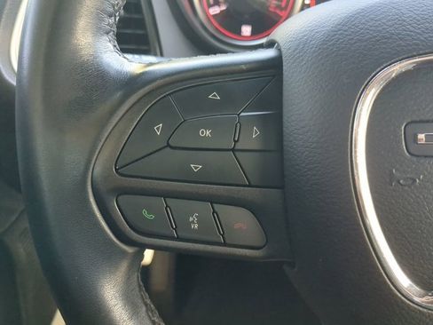 Used 2022 Dodge Challenger SXT image 23