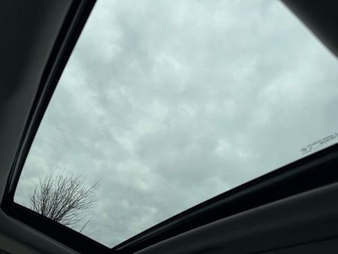 Used 2018 GMC Yukon XL SLT image 16