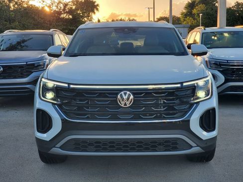 New 2026 Volkswagen Atlas Cross Sport SE FWD image 2