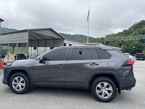 Used 2023 Toyota RAV4 LE AWD/4WD image 15